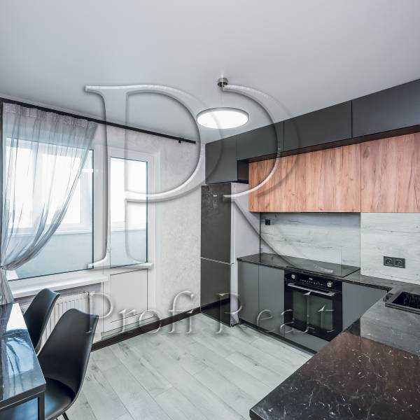 Продаж 1-кімнатної квартири 50 м², Ревуцького вул., 54