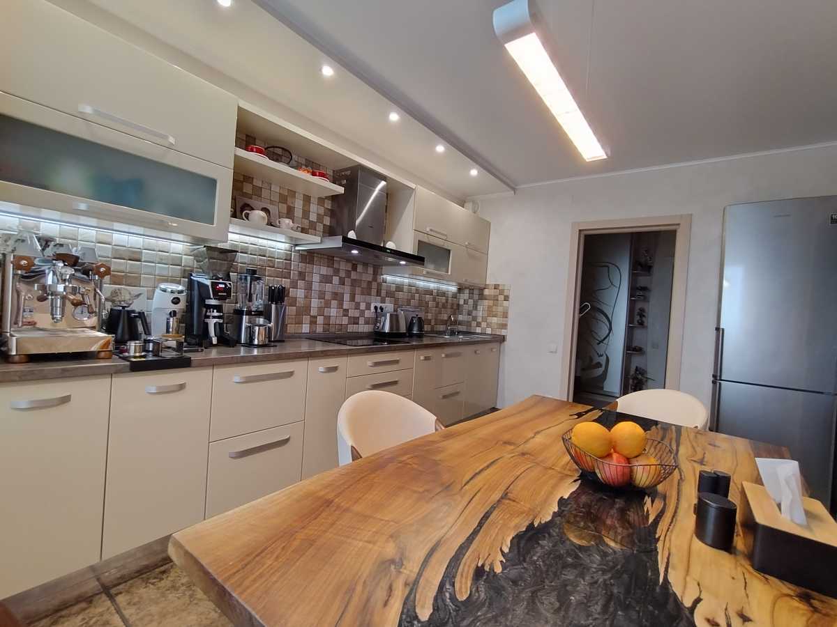 Продажа 3-комнатной квартиры 76 м², Елизаветы Чавдар ул., 14