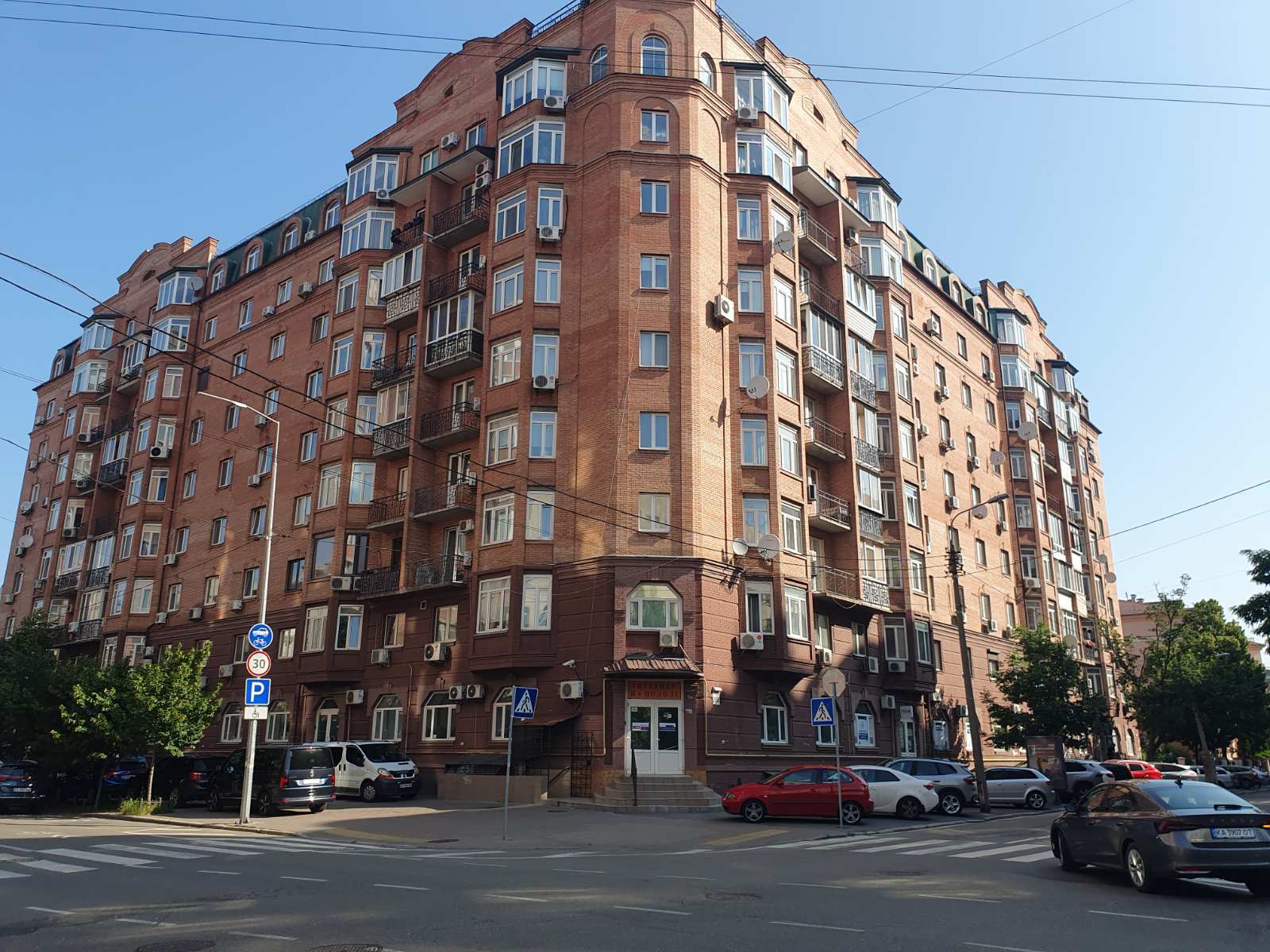 Аренда 3-комнатной квартиры 100 м², Введенская ул.