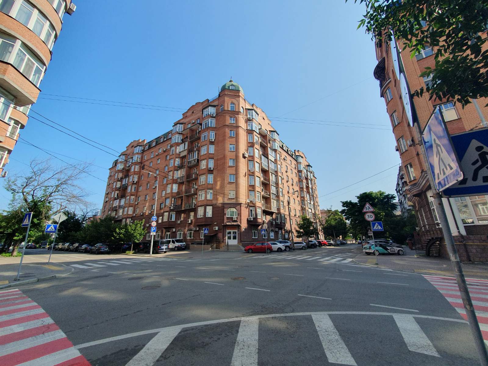 Аренда 3-комнатной квартиры 100 м², Введенская ул.