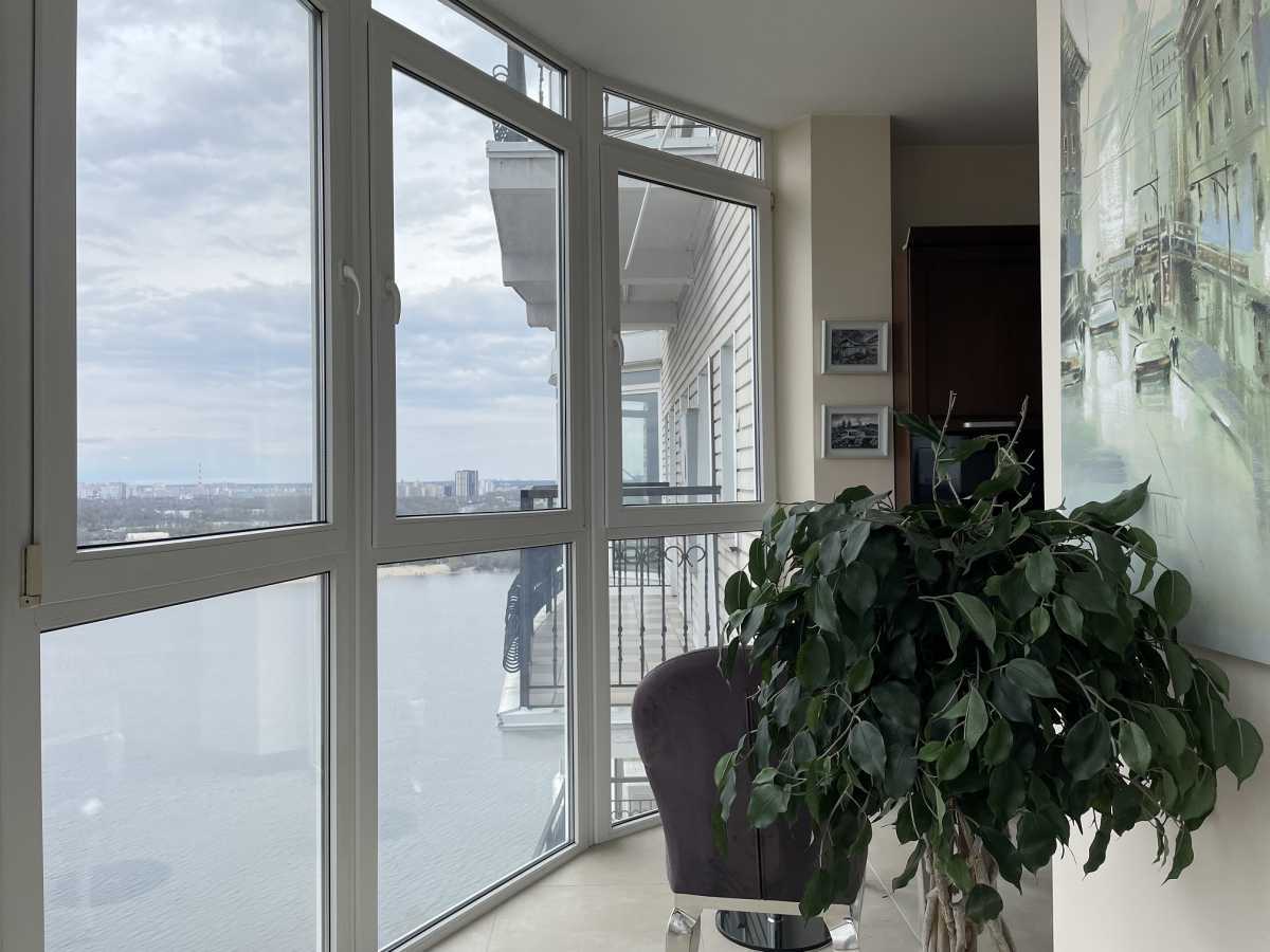 Аренда 3-комнатной квартиры 110 м², Оболонская пл., 1