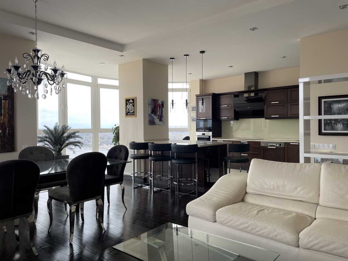 Аренда 3-комнатной квартиры 110 м², Оболонская пл., 1