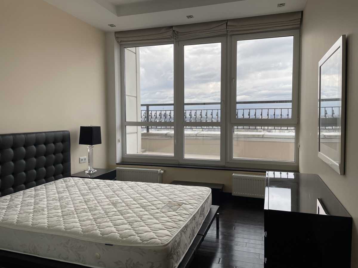 Аренда 3-комнатной квартиры 110 м², Оболонская пл., 1