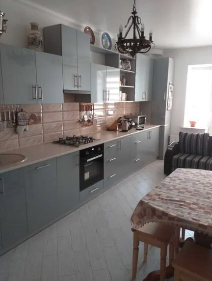 Продаж 2-кімнатної квартири 82.4 м², Інститутський пров.