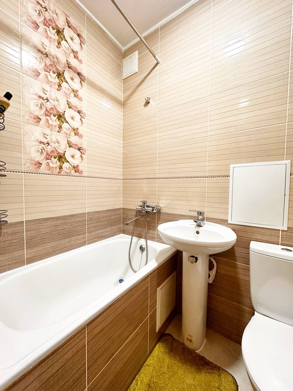 Продаж 1-кімнатної квартири 30 м², Лебединська вул.