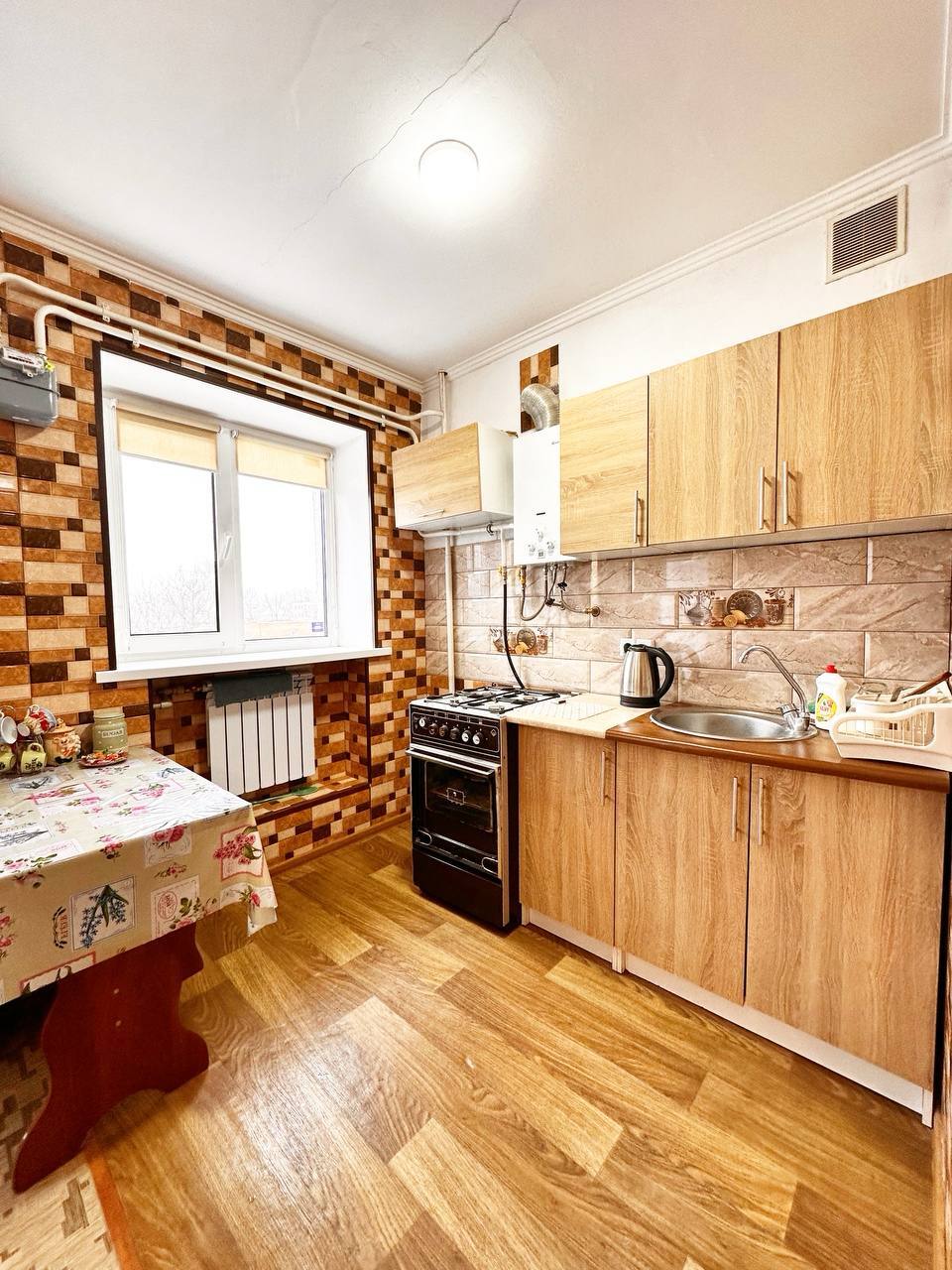 Продаж 1-кімнатної квартири 30 м², Лебединська вул.