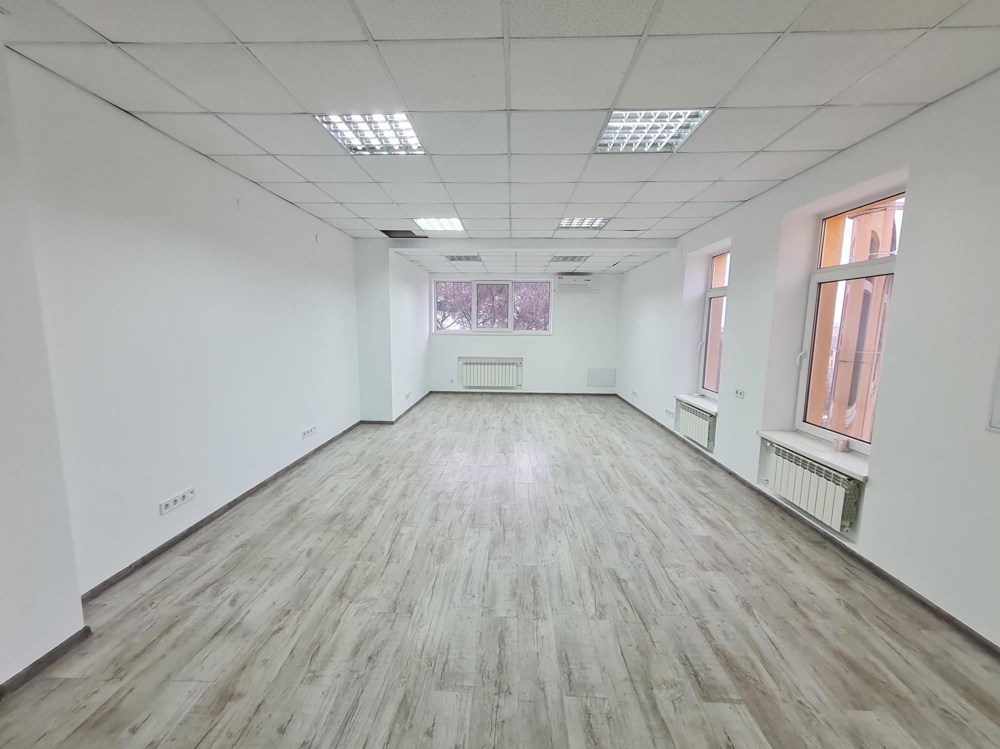 Оренда офісу 98 м², Нижній Вал вул., 15
