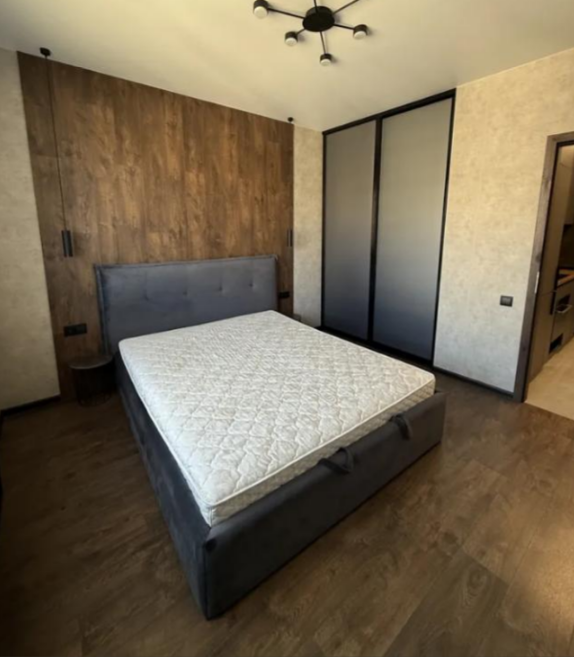 Продаж 2-кімнатної квартири 45 м², Перлинна вул.