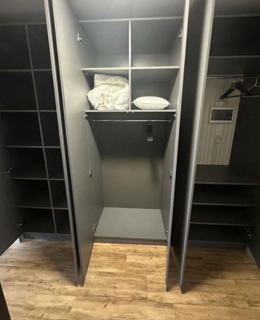 Продаж 1-кімнатної квартири 26 м², Літературна вул.
