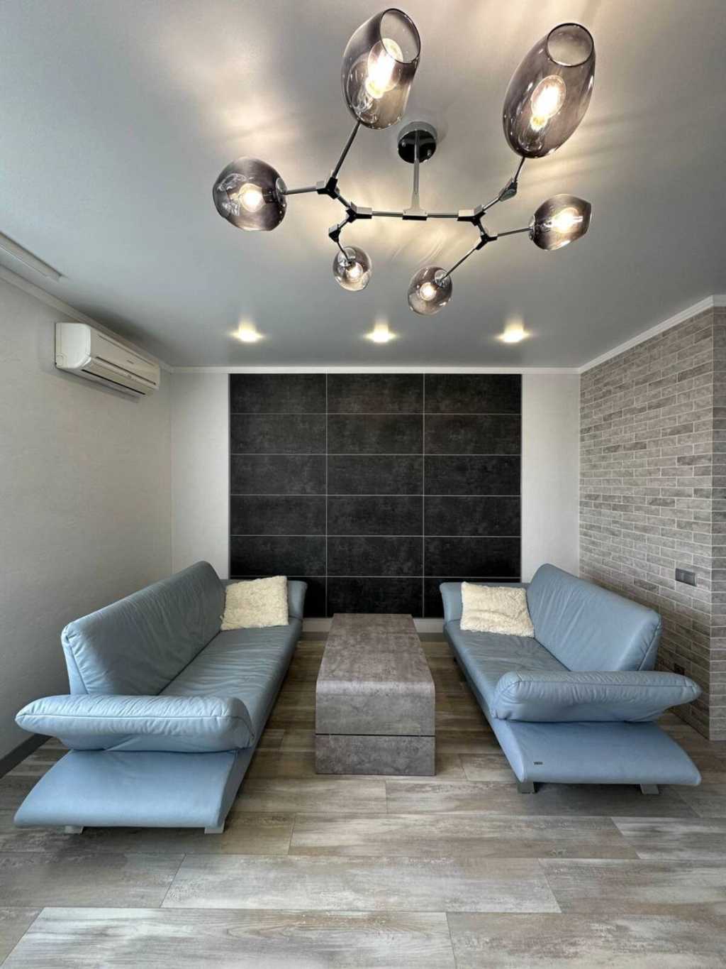 Продаж 3-кімнатної квартири 89.6 м², Вокзальна вул.