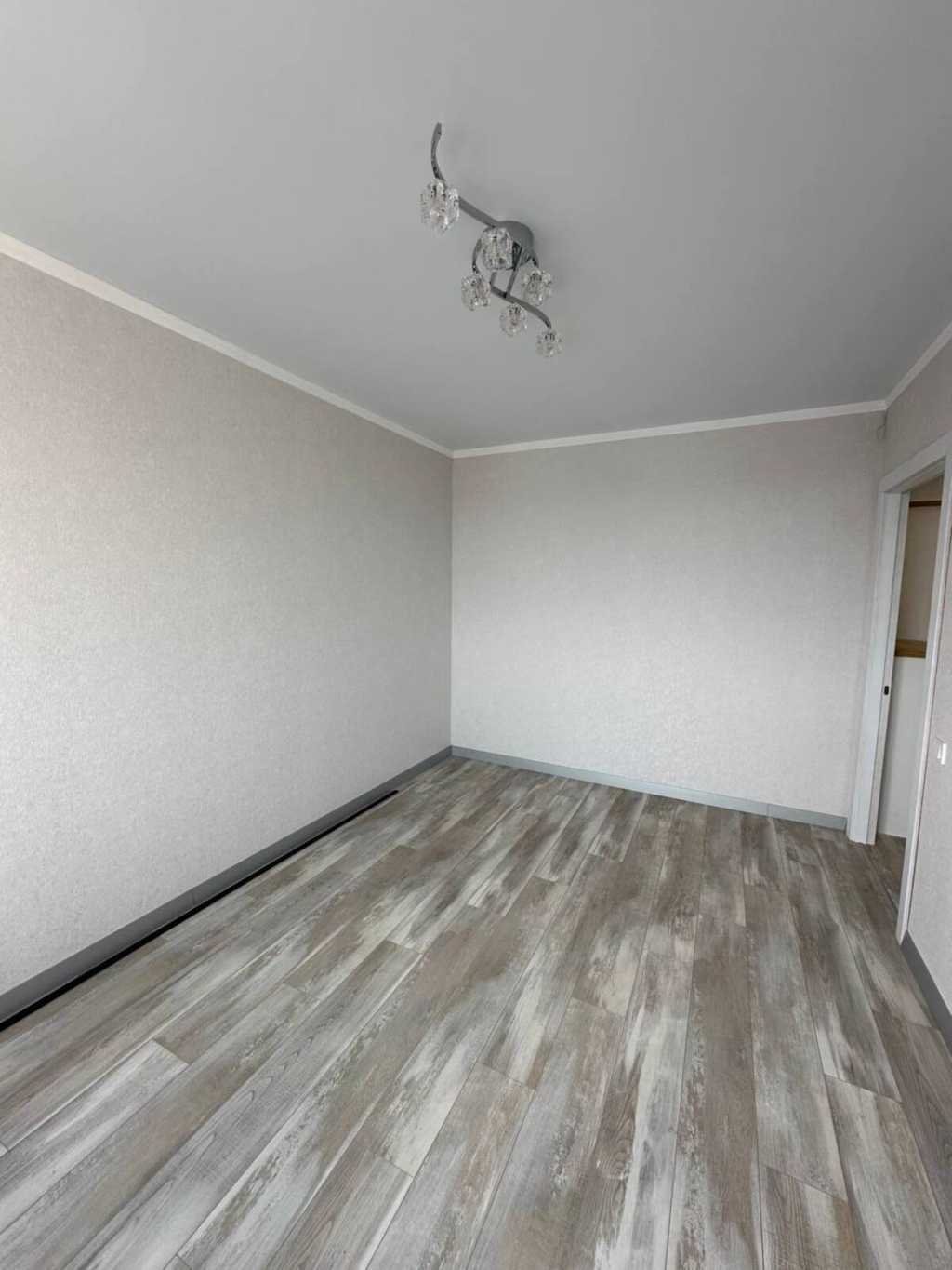 Продаж 3-кімнатної квартири 89.6 м², Вокзальна вул.