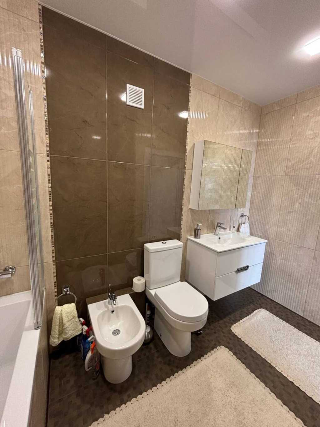 Продаж 3-кімнатної квартири 89.6 м², Вокзальна вул.
