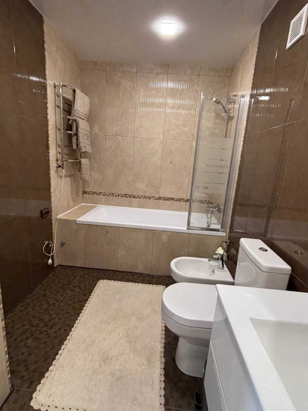 Продаж 3-кімнатної квартири 89.6 м², Вокзальна вул.