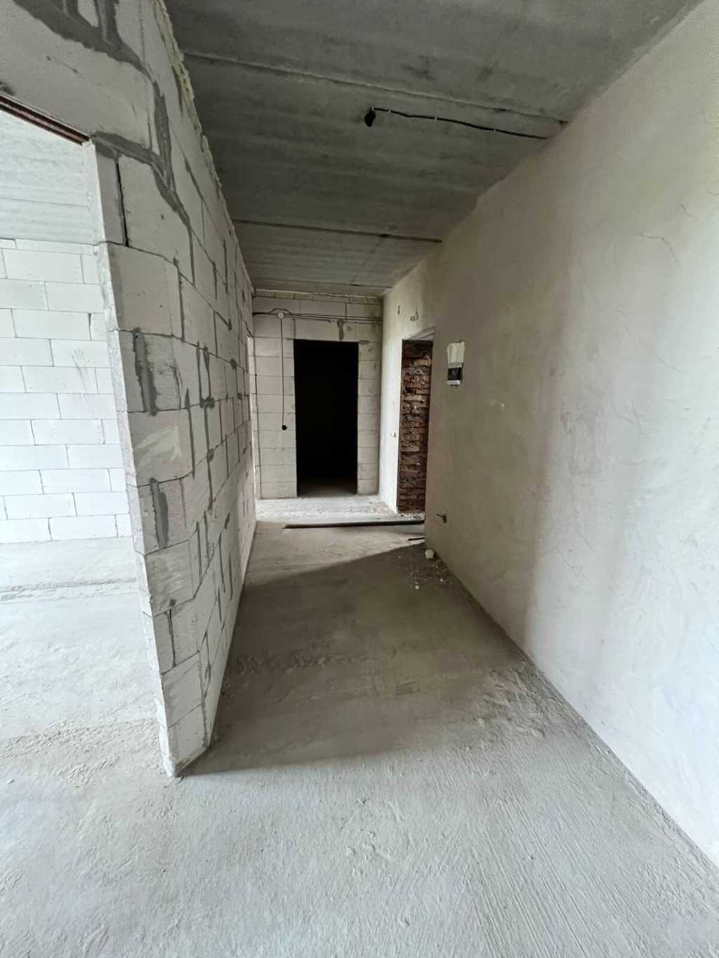 Продаж 2-кімнатної квартири 69.8 м², Довженка вул.