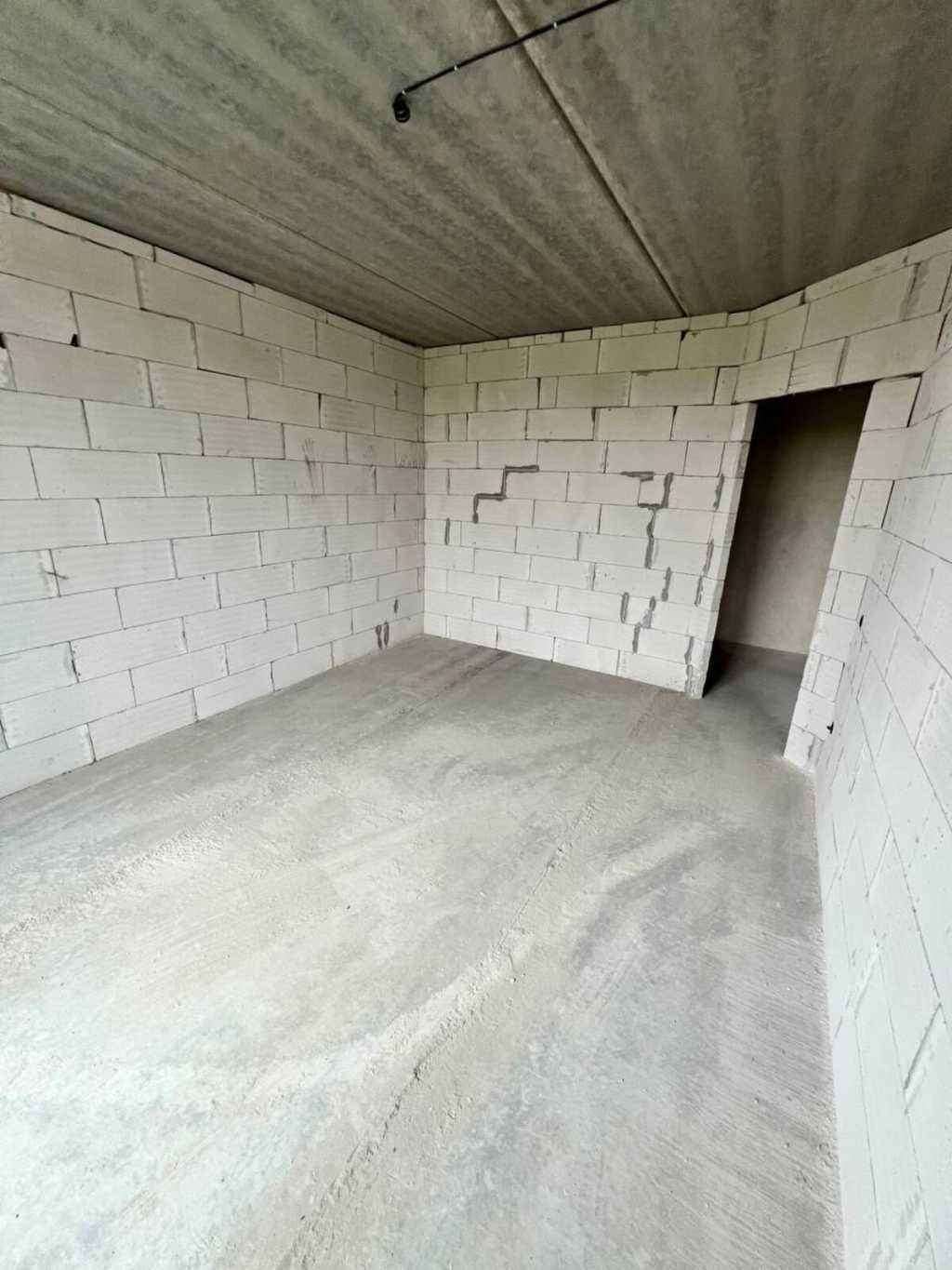 Продаж 2-кімнатної квартири 69.8 м², Довженка вул.