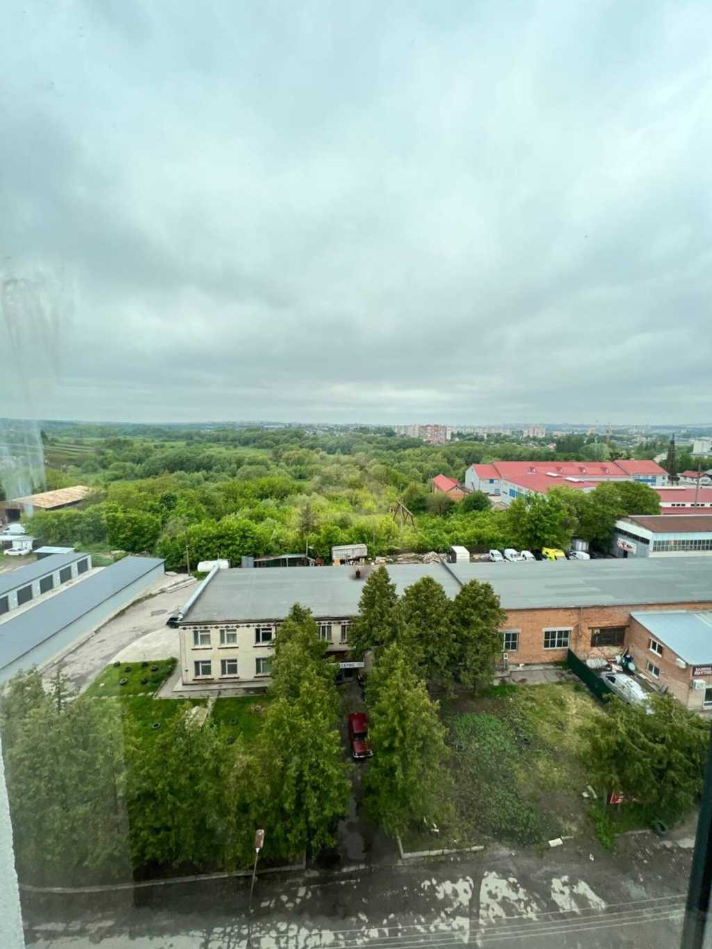 Продаж 2-кімнатної квартири 69.8 м², Довженка вул.