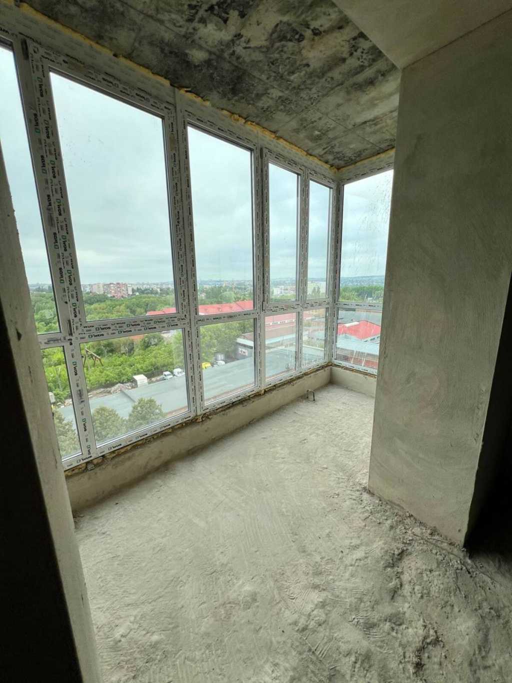 Продаж 2-кімнатної квартири 69.8 м², Довженка вул.