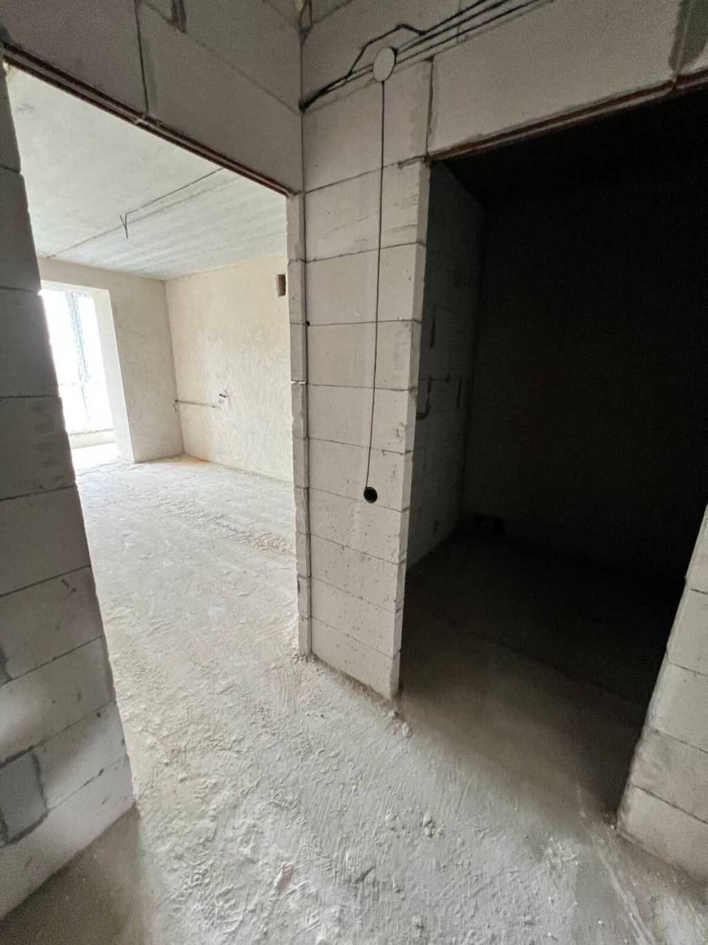 Продаж 2-кімнатної квартири 69.8 м², Довженка вул.