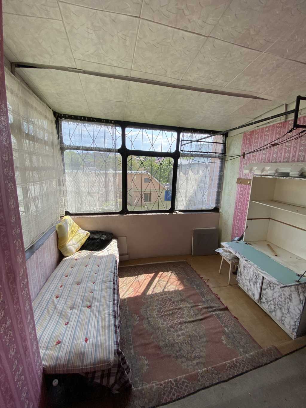 Продаж 2-кімнатної квартири 50.4 м², Лікарняна вул.