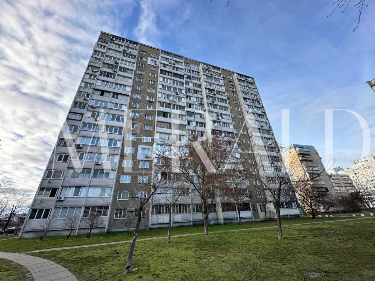Продаж 3-кімнатної квартири 75.7 м², Володимира Маяковського просп., 23