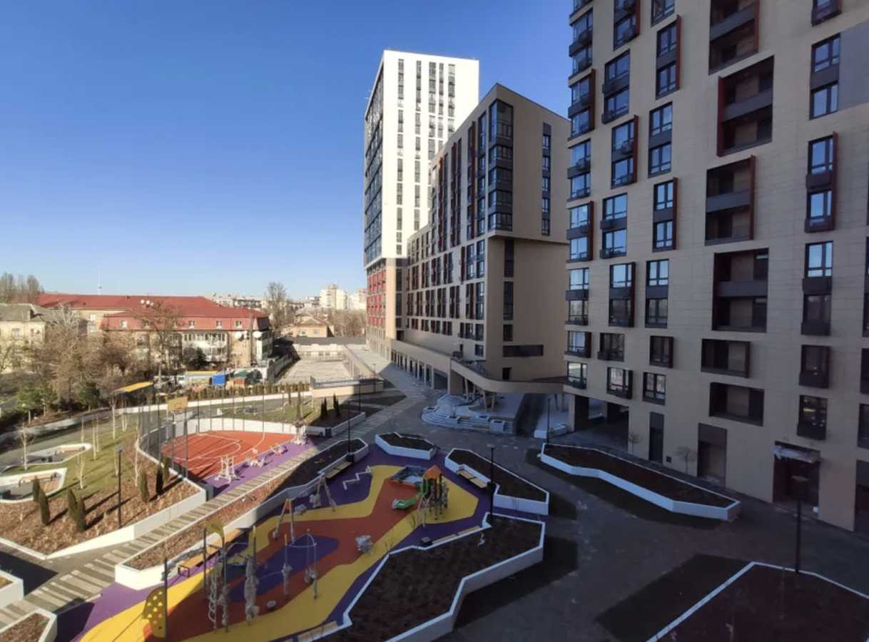 Продажа 5-комнатной квартиры 165.7 м², Урицкого, 38