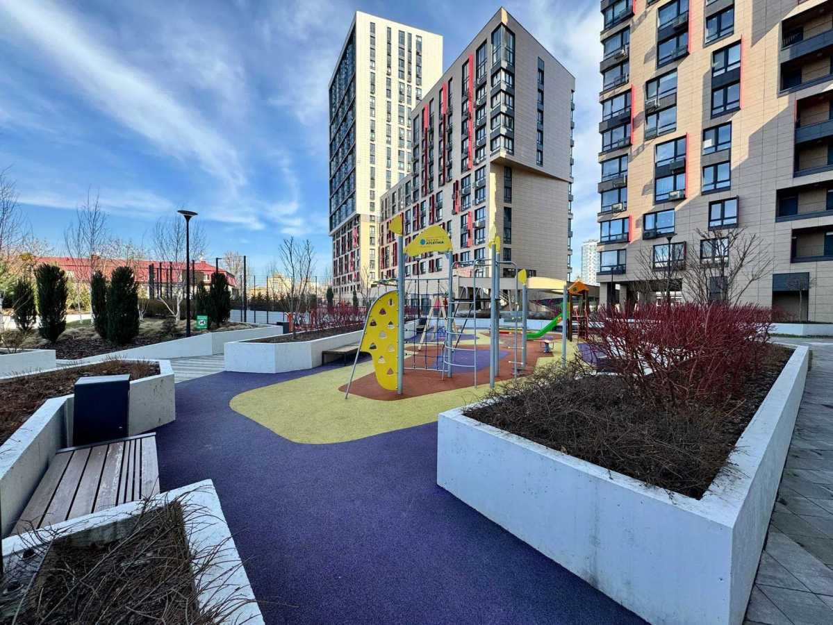 Продажа 5-комнатной квартиры 165.7 м², Урицкого, 38