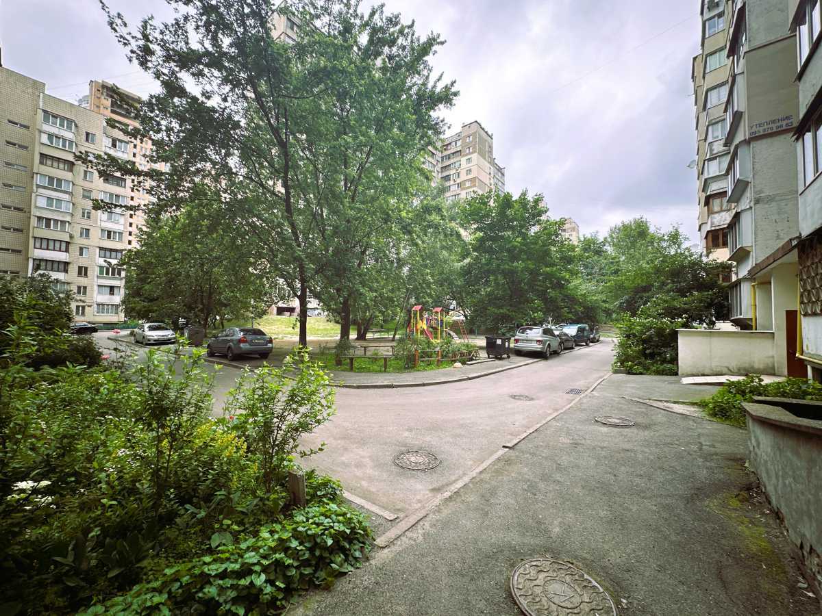 Продаж 3-кімнатної квартири 64 м², Василя Стуса вул., 28