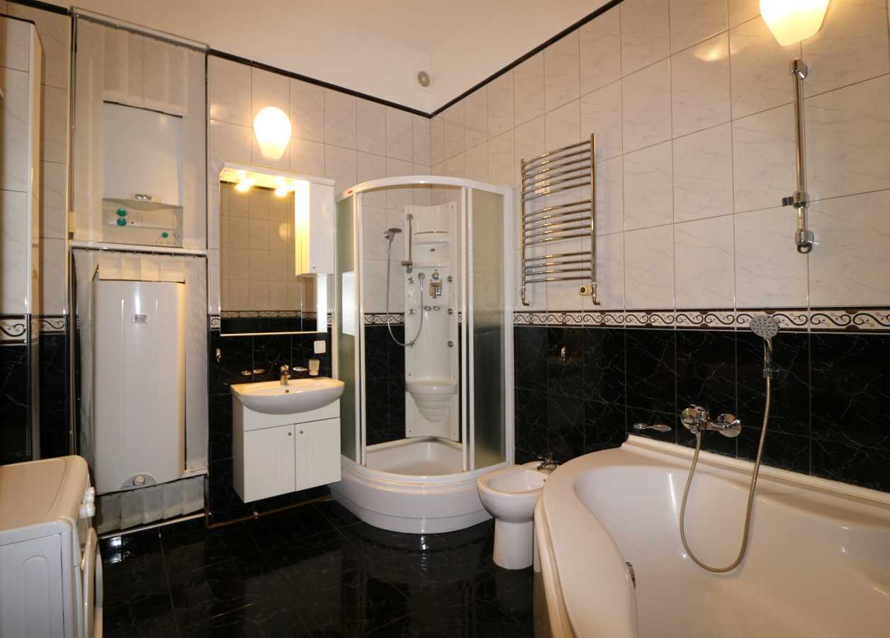 Продаж 4-кімнатної квартири 130.1 м², Малопідвальна вул., 10