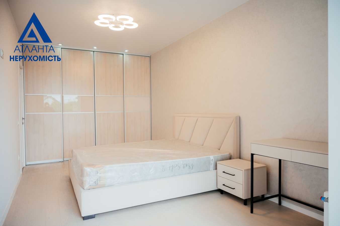Продажа 2-комнатной квартиры 82 м², Новочерчицкая ул., 5
