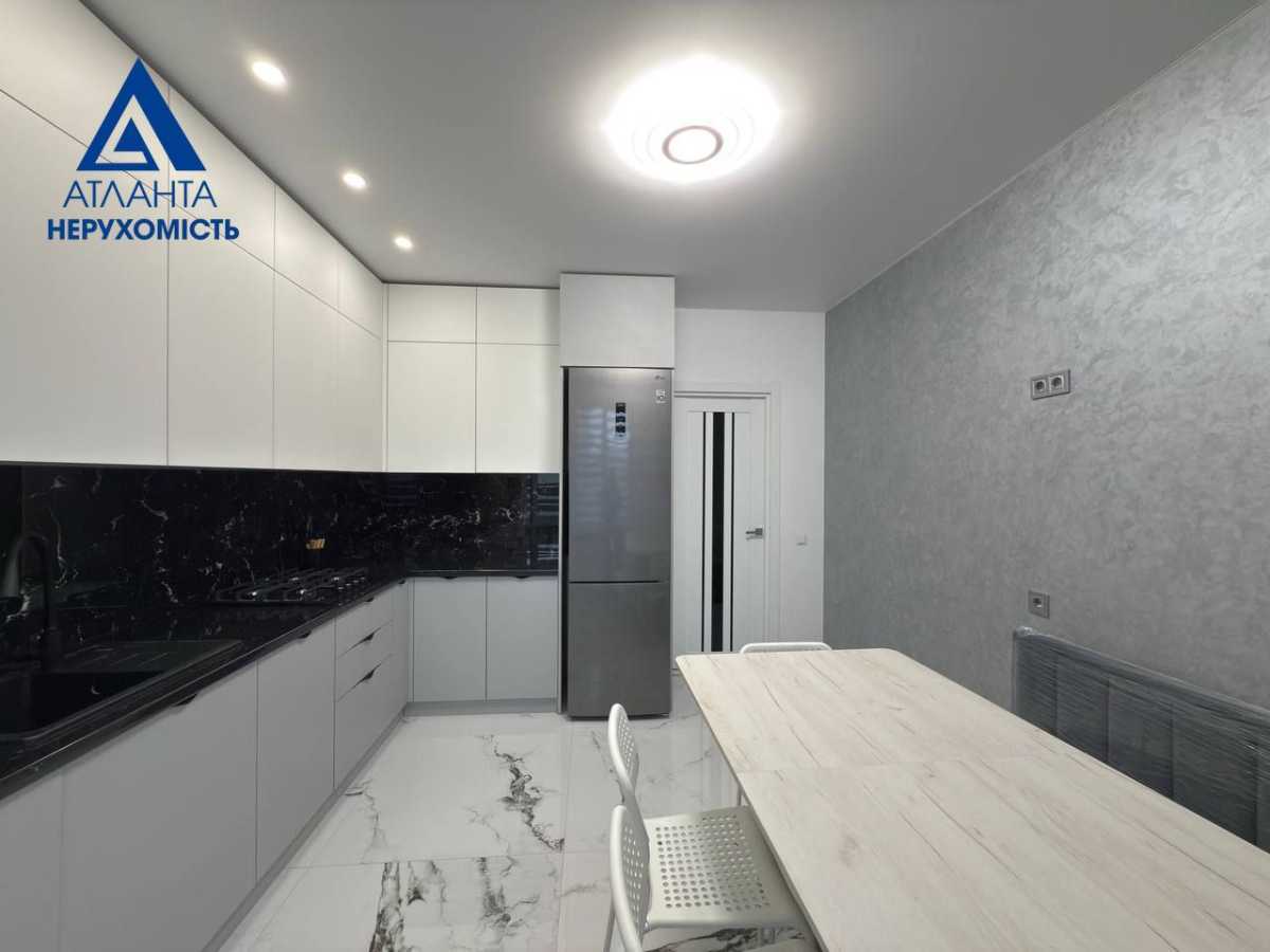 Продажа 2-комнатной квартиры 82 м², Новочерчицкая ул., 5