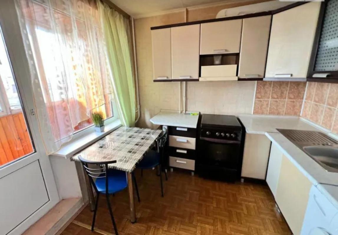 Оренда 1-кімнатної квартири 34 м², Солом'янська вул., 23