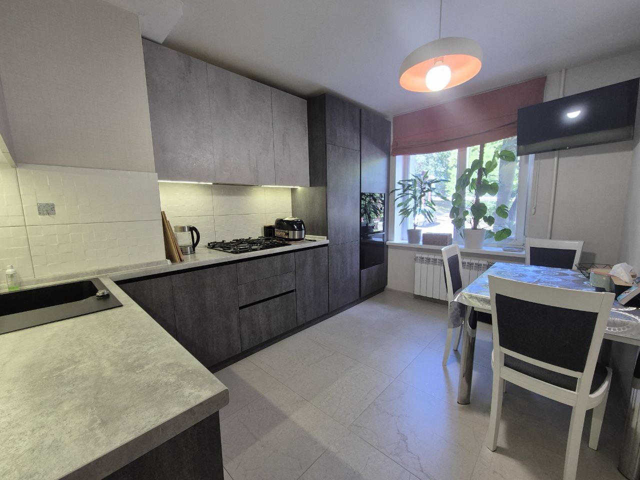 Продажа 3-комнатной квартиры 66 м², Новогодняя ул., 49