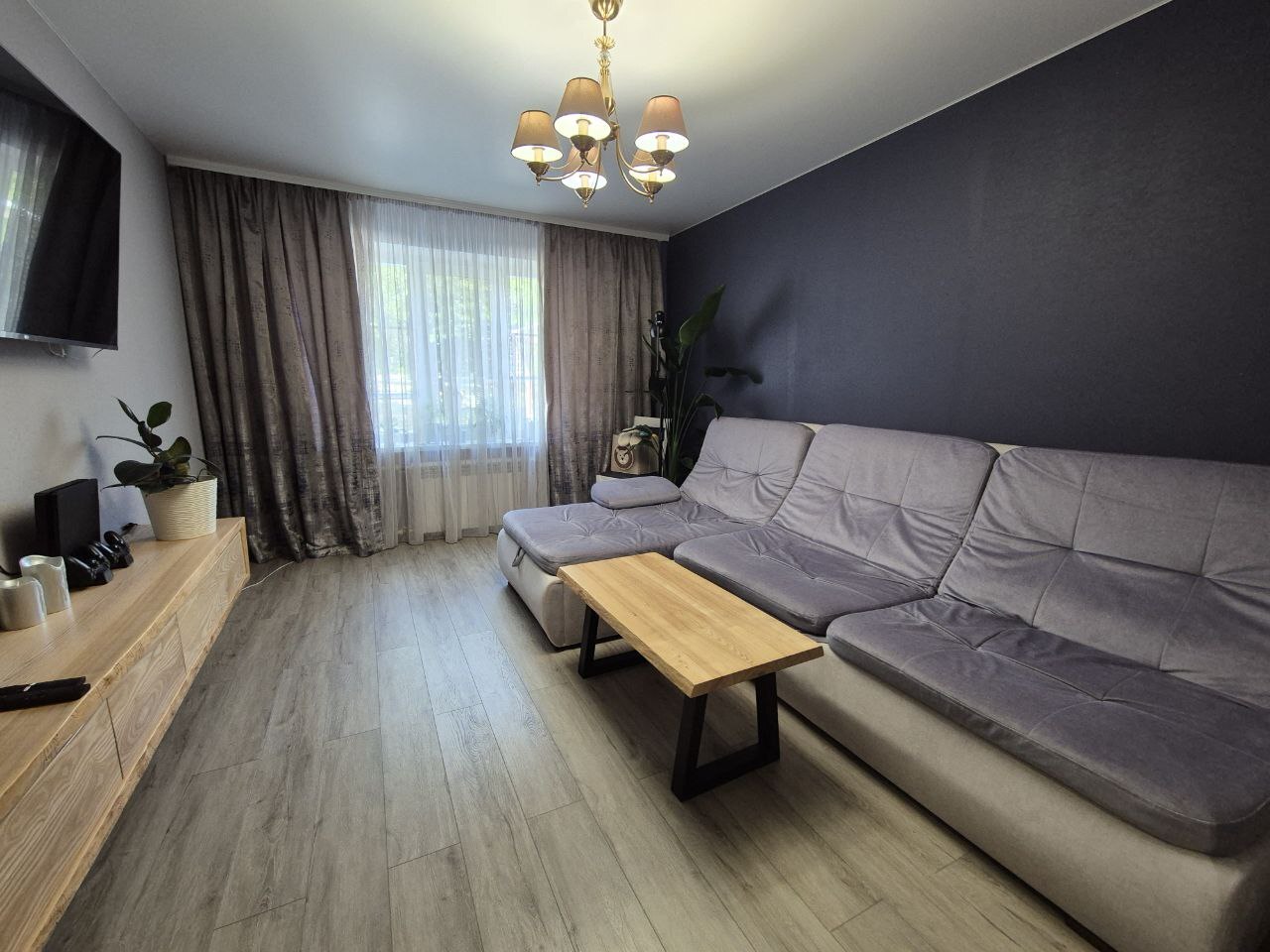 Продажа 3-комнатной квартиры 66 м², Новогодняя ул., 49
