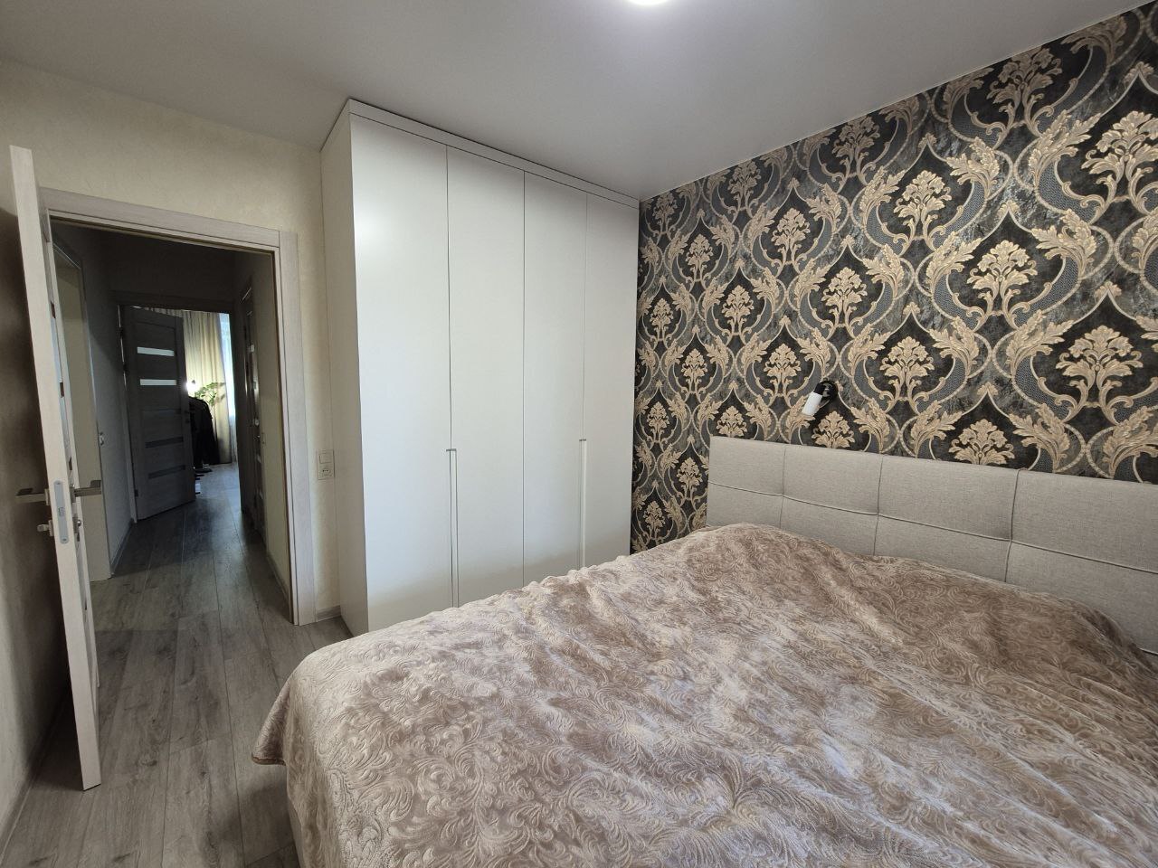 Продажа 3-комнатной квартиры 66 м², Новогодняя ул., 49