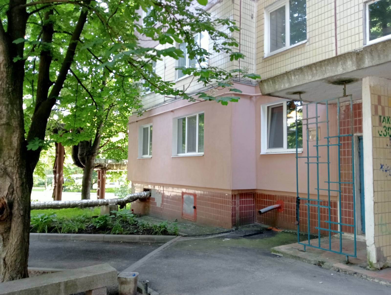 Продажа 3-комнатной квартиры 66 м², Новогодняя ул., 49