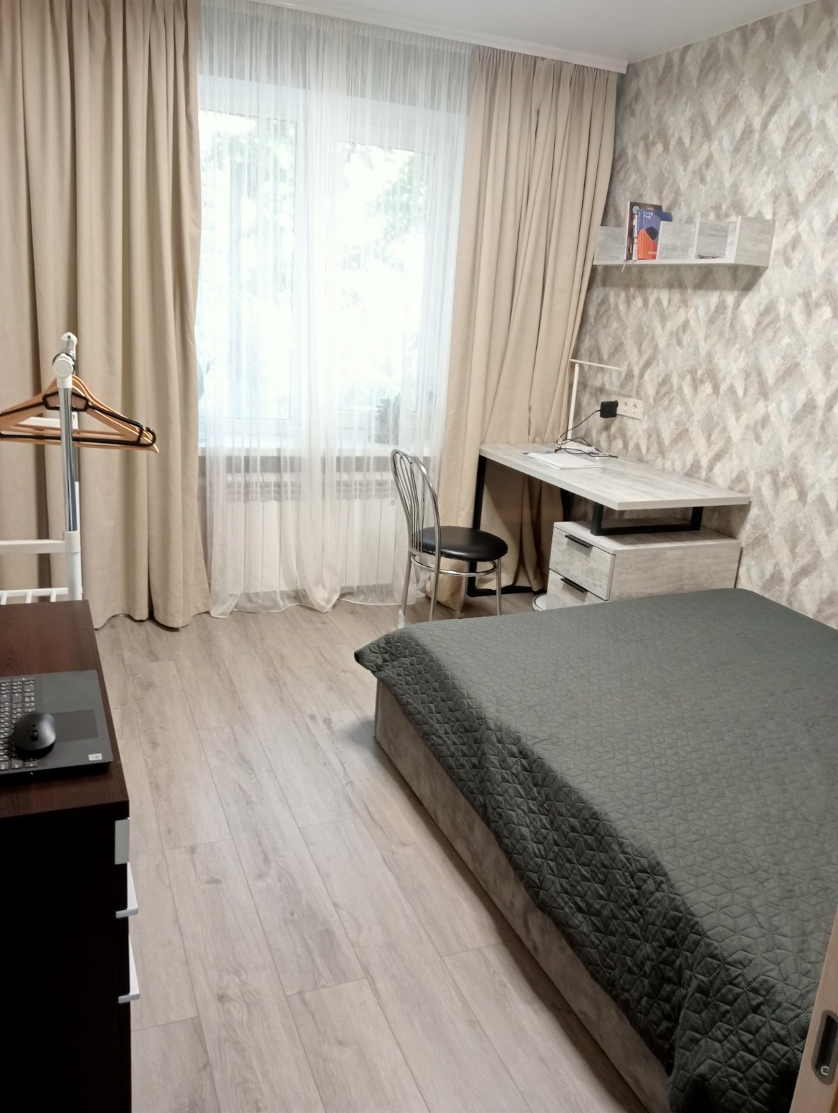 Продажа 3-комнатной квартиры 66 м², Новогодняя ул., 49