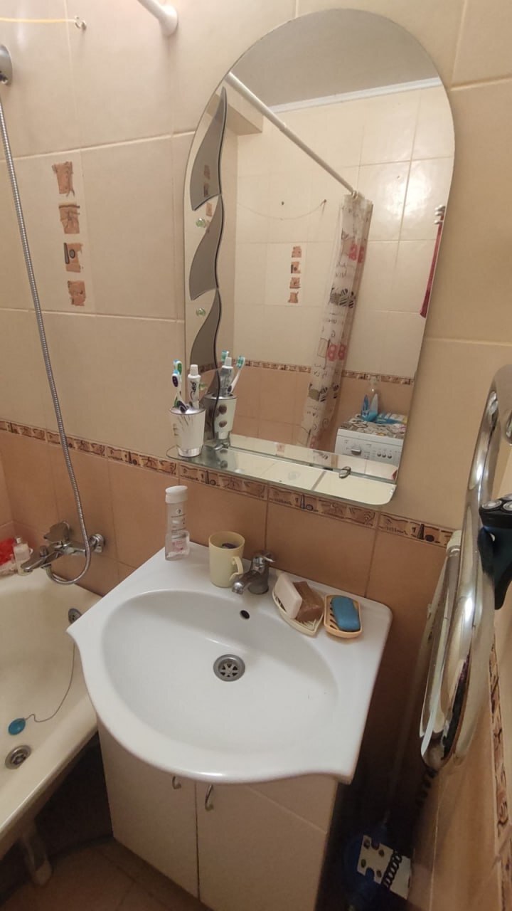 Продаж 2-кімнатної квартири 57.6 м², Героїв Крут вул.