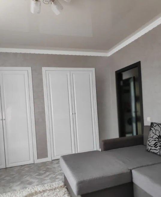 Продаж 2-кімнатної квартири 77.8 м², Інститутський пров.