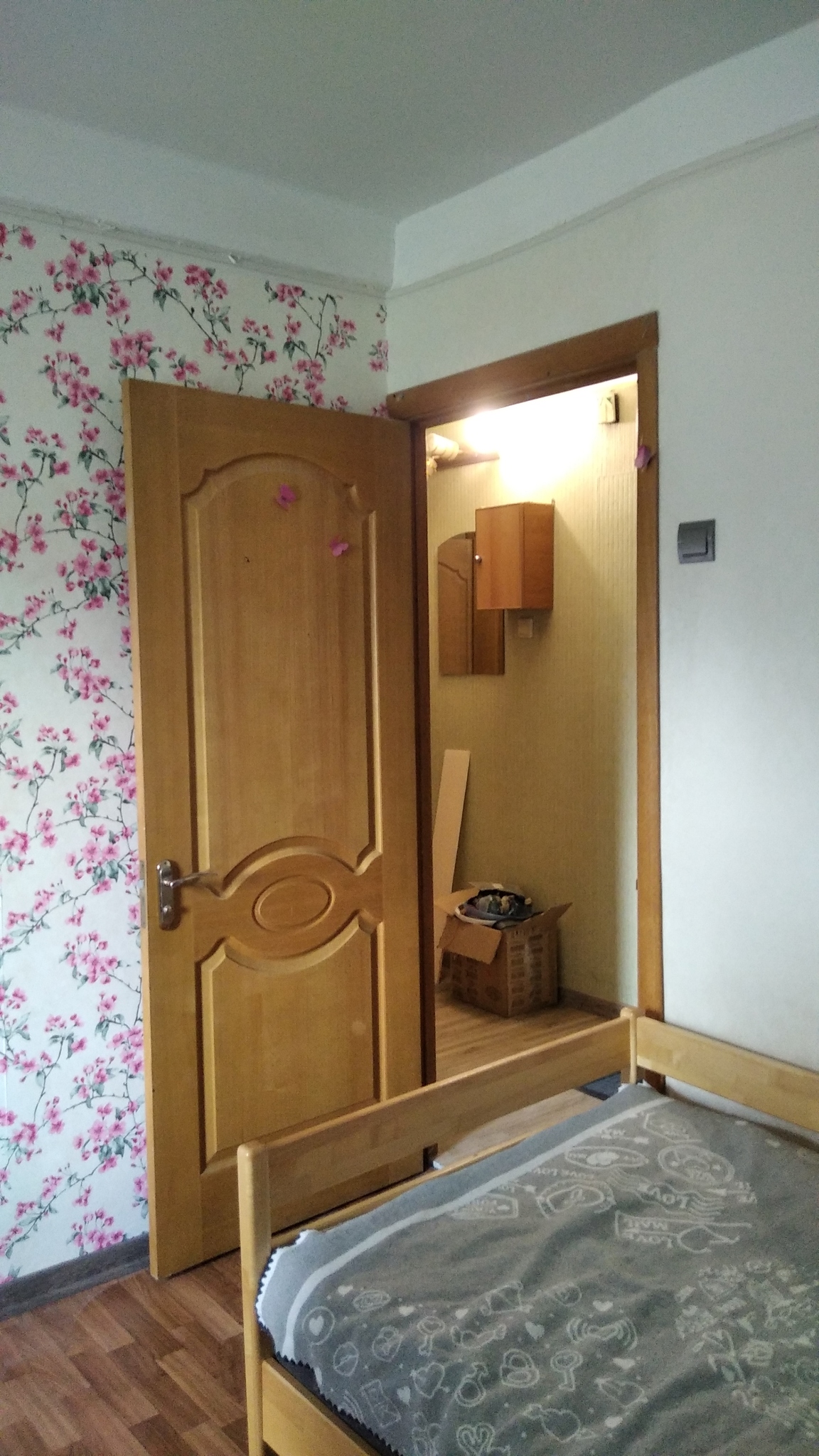 Продаж 4-кімнатної квартири 60 м², Ромена Роллана бул.