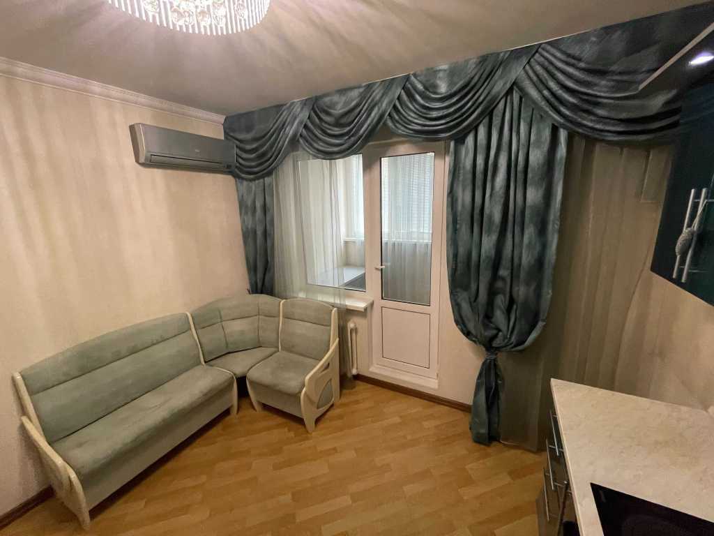 Продаж 3-кімнатної квартири 98 м², Миколи Закревського вул.