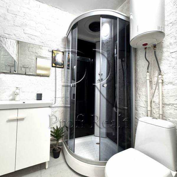 Продаж 3-кімнатної квартири 73 м², Симиренка вул., 14/9