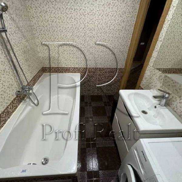 Продаж 1-кімнатної квартири 60 м², Олевська вул., 9