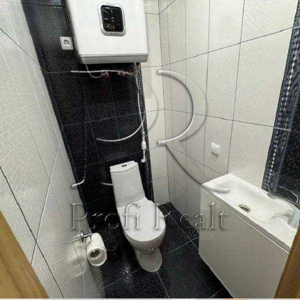 Продаж 1-кімнатної квартири 60 м², Олевська вул., 9