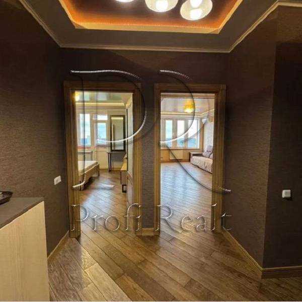 Продаж 1-кімнатної квартири 60 м², Олевська вул., 9