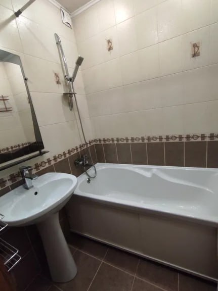 Продаж 2-кімнатної квартири 48 м², Харківська вул.