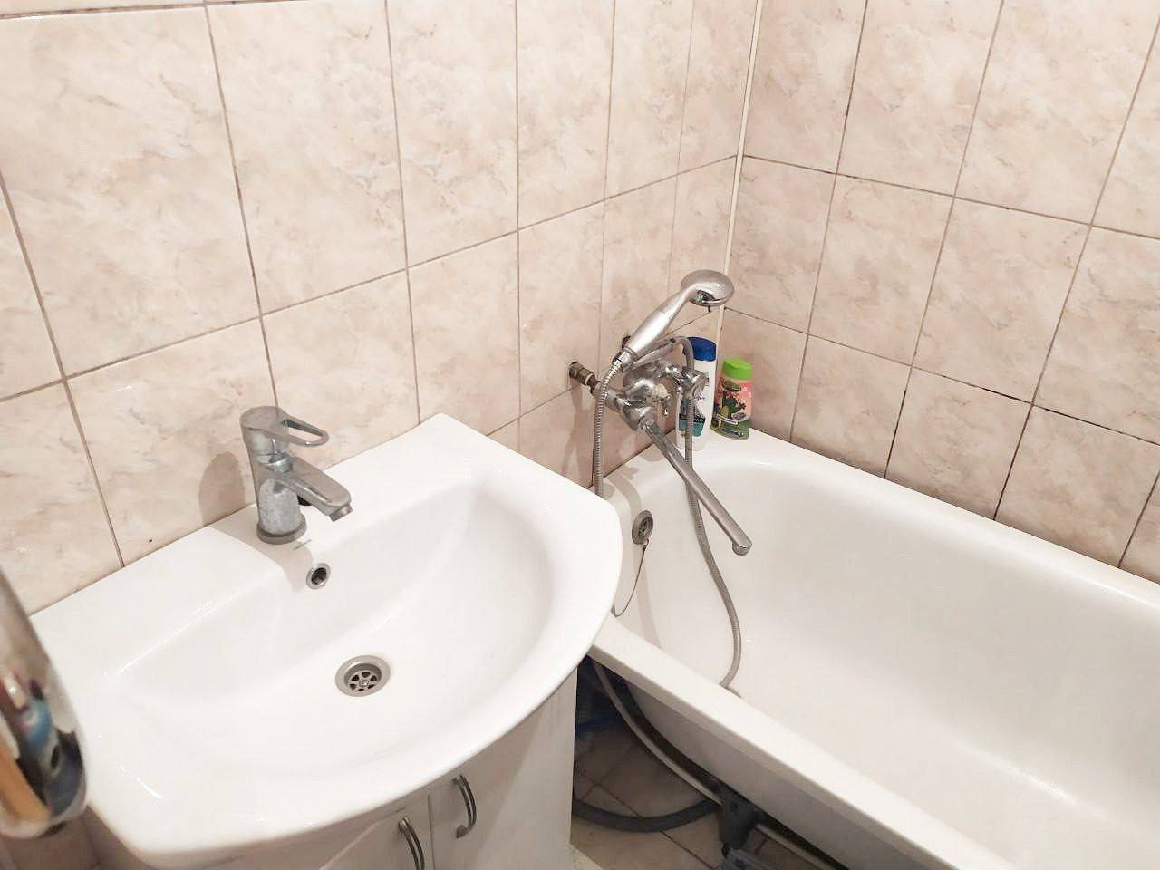 Продаж 2-кімнатної квартири 52.4 м², Лермонтова вул.