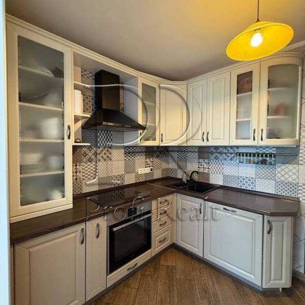 Продажа 3-комнатной квартиры 82 м², Героев Сталинграда просп., 60