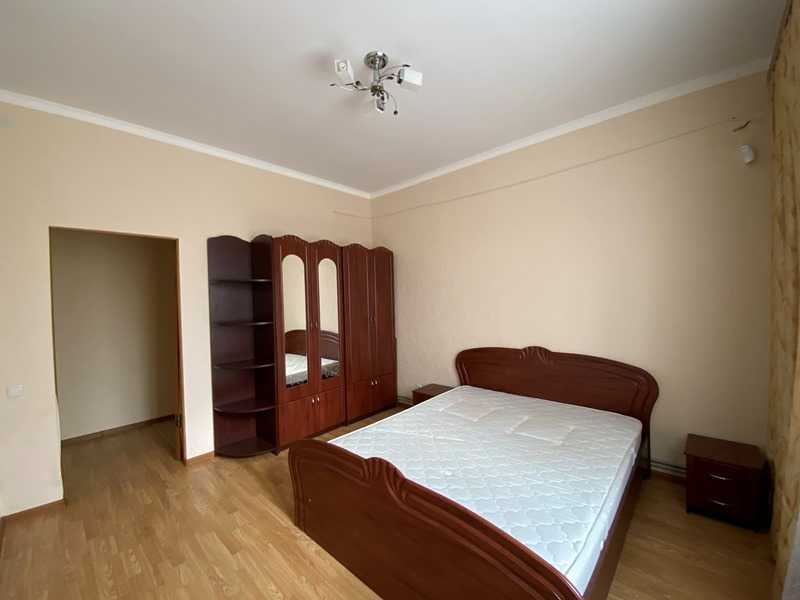 Продаж 2-кімнатної квартири 57.6 м², Слободская, 108а