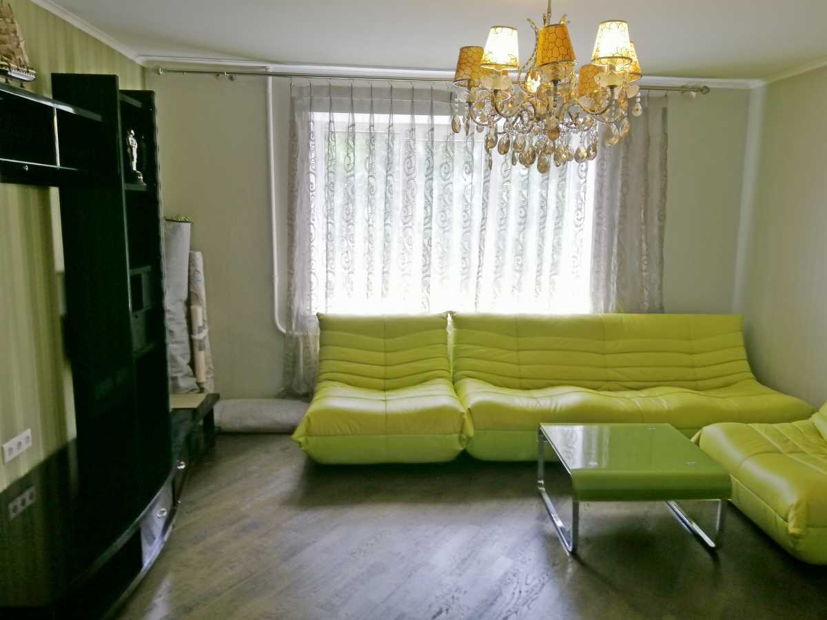 Продажа 2-комнатной квартиры 50.2 м², Верховинная ул., 82