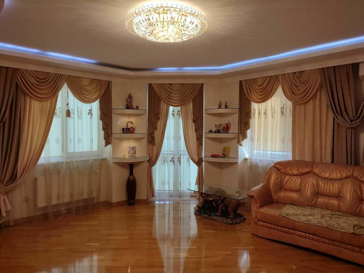 Продажа 3-комнатной квартиры 115 м², Героев Сталинграда просп., 53Б